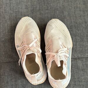 Women's Peach Sneakers